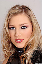 Free teen romantic posing