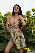 Nude exotic teenie Nude exotic teenie