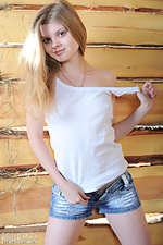 Gorgeous nude teenie Gorgeous nude teenie