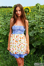 Juicy hottie stripping Juicy hottie stripping