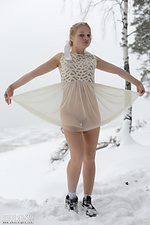 Nudity in the frost Nudity in the frost