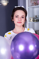 Pretty girl denuding Pretty girl denuding