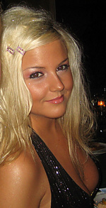 Juicy hottie showing her boobs