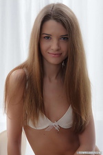 Slender teen babe teasing her sexy pussy Slender teen babe teasing her sexy pussy