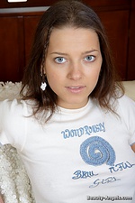 This nasty babe doesn't spare her pussy 