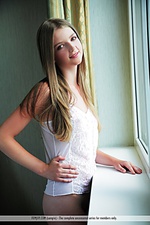 Free pretty femjoy picture gallery 100 free nude pics