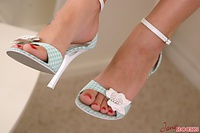 Girlfriends nude girl thumbnails