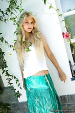 Lolly shows off pussy