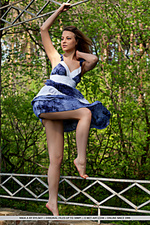 Free cute younger girls met art pics teen