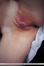 Female sex teens girls met art gallery