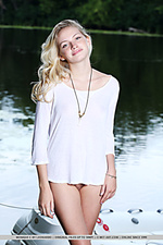 Free pics young naked girls 18 yr nineteen naked pics