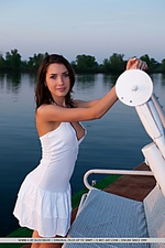 Big young angeles big tits 18 yr pics