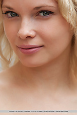 Free naked pictures of nineteen women eighteen ladies coed met art style