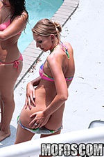 Free art pictures of girls daily