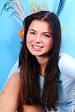 Free gallery younger