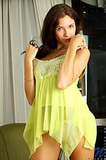 Young hairless pussy