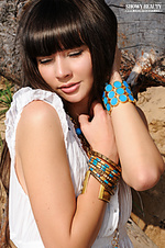 Dark haired honey Dark haired honey