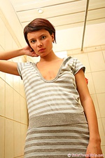 Teen with tude gets herself off in shower