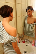 Teen with tude gets herself off in shower