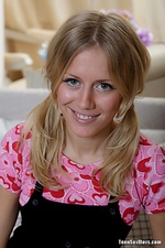 Beautiful hottie gets her back massaged and pussy fucked