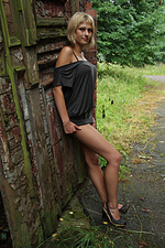 Free pictures of naked females